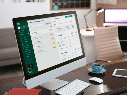 Pracovní stůl s monitor s náhledem aplikace
