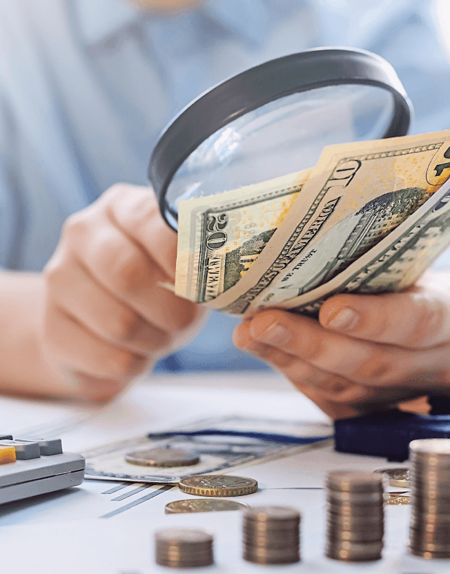 Peníze pod lupou