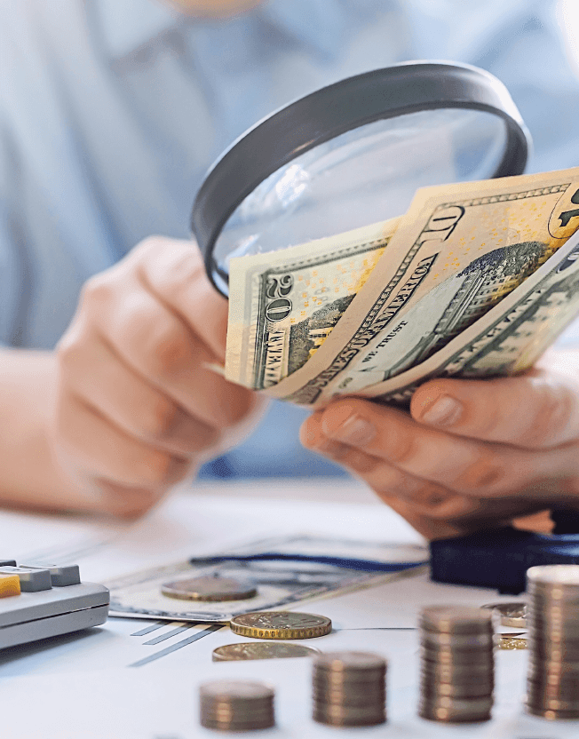 Peníze pod lupou