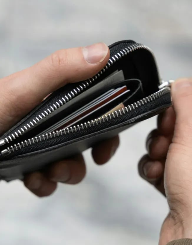 Karty nebo hotovost 326x416.webp